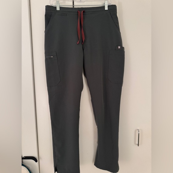 Figs Cargo Scrub Pants - Picture 2 of 5